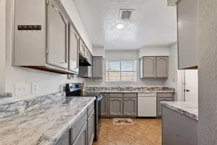 2410 Colonial Ridge Dr, Friendswood, TX 77546 - Photo 13