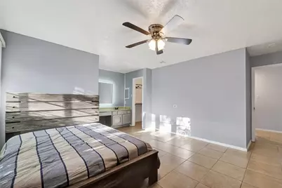 2410 Colonial Ridge Drive, Friendswood, TX 77546 - Photo 27