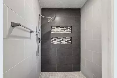 2410 Colonial Ridge Drive, Friendswood, TX 77546 - Photo 29