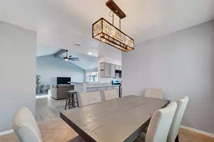 2410 Colonial Ridge Dr, Friendswood, TX 77546 - Photo 11