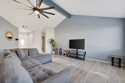 2410 Colonial Ridge Drive, Friendswood, TX 77546 - Photo 7