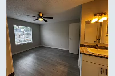 2750 Holly Hall Street #1207, Houston, TX 77054 - Photo 9