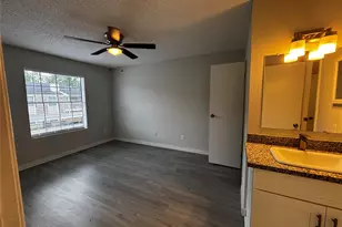 2750 Holly Hall St, Houston, TX 77054 - Photo 9