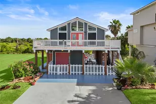 22513 Bay Point Dr, Galveston, TX 77554 - Photo 1