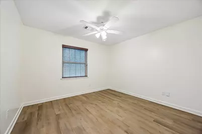 9242 Blankenship Drive, Houston, TX 77080 - Photo 17