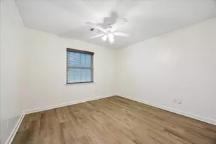 9242 Blankenship Dr, Houston, TX 77080 - Photo 17