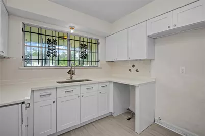7329 Gleason Road, Houston, TX 77016 - Photo 11