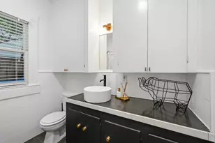 719 E 23rd St, Houston, TX 77008 - Photo 17