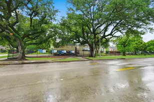 719 E 23rd St, Houston, TX 77008 - Photo 35