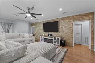 816 Sherwood Forest Dr, Dickinson, TX 77539 - Photo 17