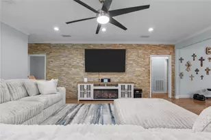 816 Sherwood Forest Dr, Dickinson, TX 77539 - Photo 13