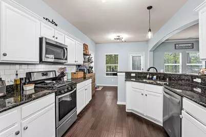 10635 Forest Creek Drive, Conroe, TX 77318 - Photo 17