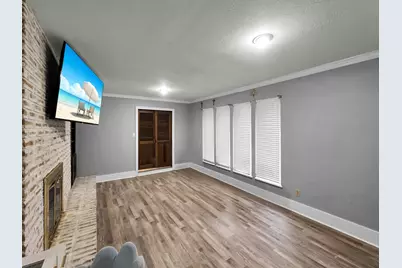 829 S Van Ostrand Avenue, Winnie, TX 77665 - Photo 21