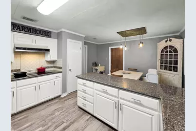 829 S Van Ostrand Avenue, Winnie, TX 77665 - Photo 25