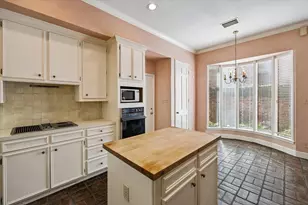 2210 Avalon Pl, Houston, TX 77019 - Photo 9