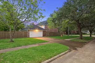 4419 3 Rivers Dr, Sugar Land, TX 77478 - Photo 29