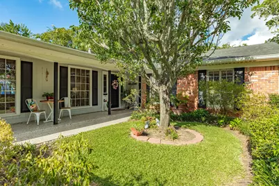 107 Hyacinth Street, Lake Jackson, TX 77566 - Photo 11