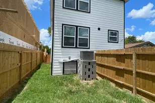 4114 Majestic St, Houston, TX 77026 - Photo 17