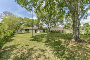 105 W Wildwinn Dr, Alvin, TX 77511 - Photo 5