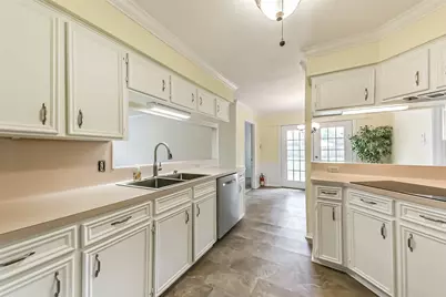 105 W Wildwinn Drive, Alvin, TX 77511 - Photo 11