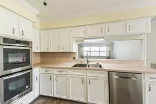 105 W Wildwinn Dr, Alvin, TX 77511 - Photo 17