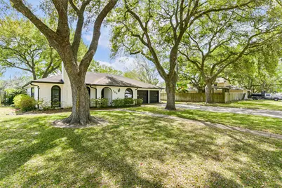 105 W Wildwinn Drive, Alvin, TX 77511 - Photo 3
