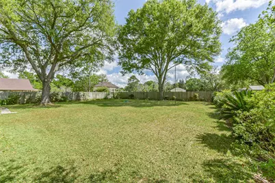 105 W Wildwinn Drive, Alvin, TX 77511 - Photo 35