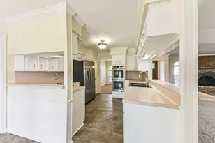 105 W Wildwinn Dr, Alvin, TX 77511 - Photo 13