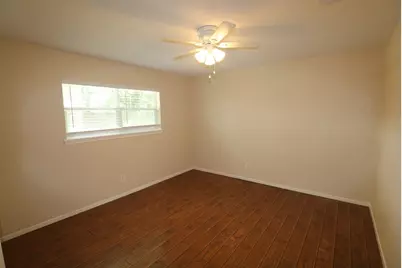 609 Circle Way, Alvin, TX 77511 - Photo 5