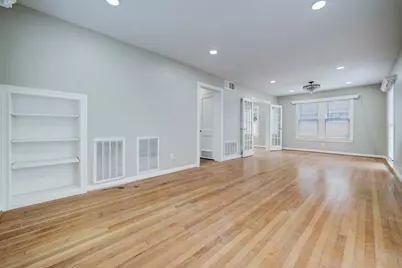 827 Le Green St, Houston, TX 77008 - Photo 5