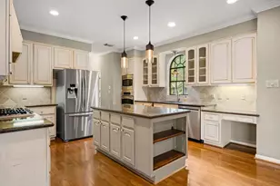 1518 Fall Wood Dr, Sugar Land, TX 77479 - Photo 9