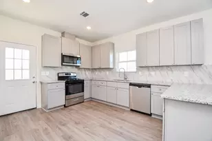 2827 Pne Est Ln, Houston, TX 77014 - Photo 13