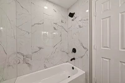 8630 Valley Meadow Drive, Houston, TX 77078 - Photo 15