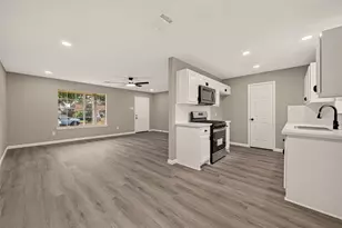 8630 Valley Meadow Dr, Houston, TX 77078 - Photo 5