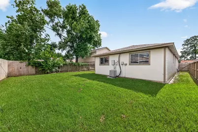 8630 Valley Meadow Drive, Houston, TX 77078 - Photo 23