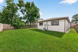 8630 Valley Meadow Dr, Houston, TX 77078 - Photo 23