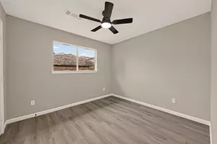 8630 Valley Meadow Dr, Houston, TX 77078 - Photo 13