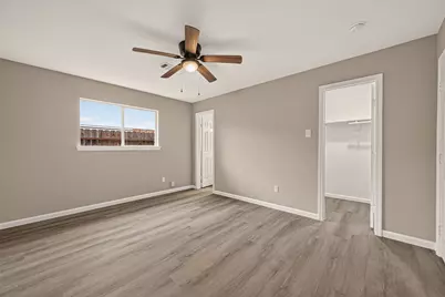 8630 Valley Meadow Drive, Houston, TX 77078 - Photo 17