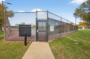 1111 Summer Brook, Sugar Land, TX 77479 - Photo 47