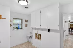 405 N Main St, Franklin, TX 77856 - Photo 17