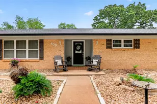 405 N Main St, Franklin, TX 77856 - Photo 3