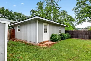 405 N Main St, Franklin, TX 77856 - Photo 27