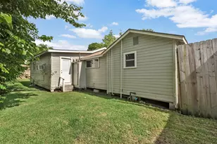 808 Morrell St, Baytown, TX 77520 - Photo 5