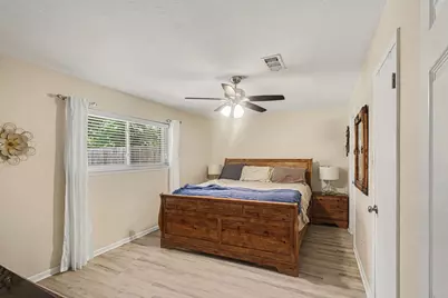 9911 El Chaco Street, Baytown, TX 77521 - Photo 19