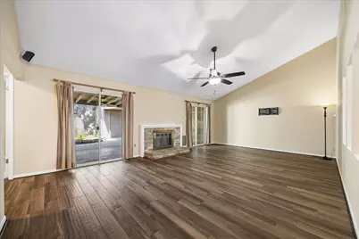 3911 Kitchen Hill Lane, Sugar Land, TX 77479 - Photo 9