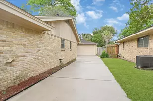 1418 Pirates Cove, Houston, TX 77058 - Photo 43