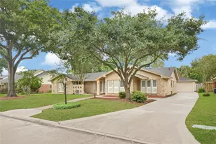 1418 Pirates Cove, Houston, TX 77058 - Photo 47