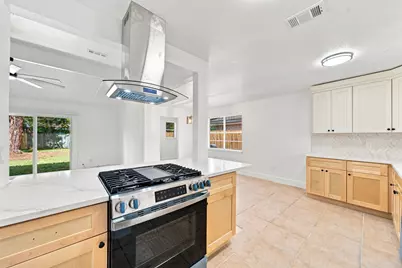 2413 Shadowdale Drive, Houston, TX 77043 - Photo 15