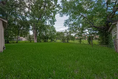 231 Lakeview Drive, Sugar Land, TX 77498 - Photo 19