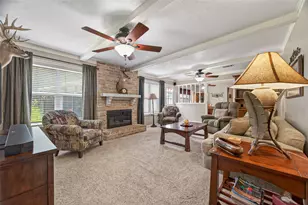 16217 Lakeview Dr, Jersey Village, TX 77040 - Photo 17